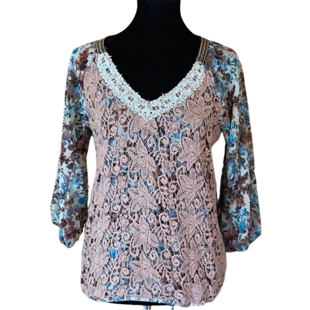 BKE floral print blouse with crochet lace overlay Size Small